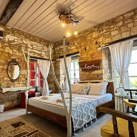 Marissa Boutique Hotel 3*